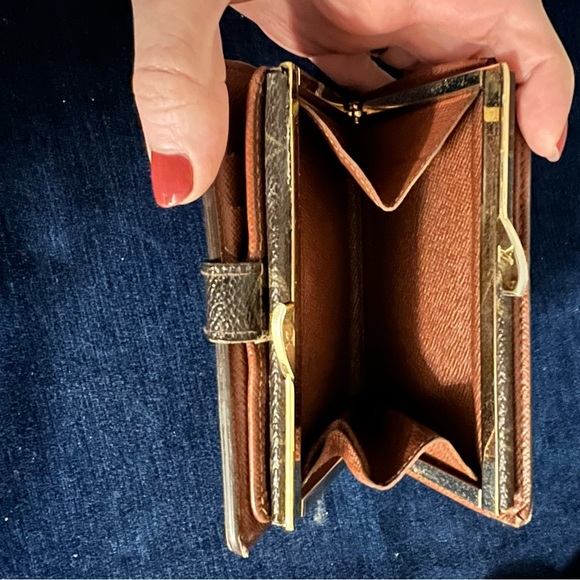 Vintage LV Walllet - Picture 4 of 12